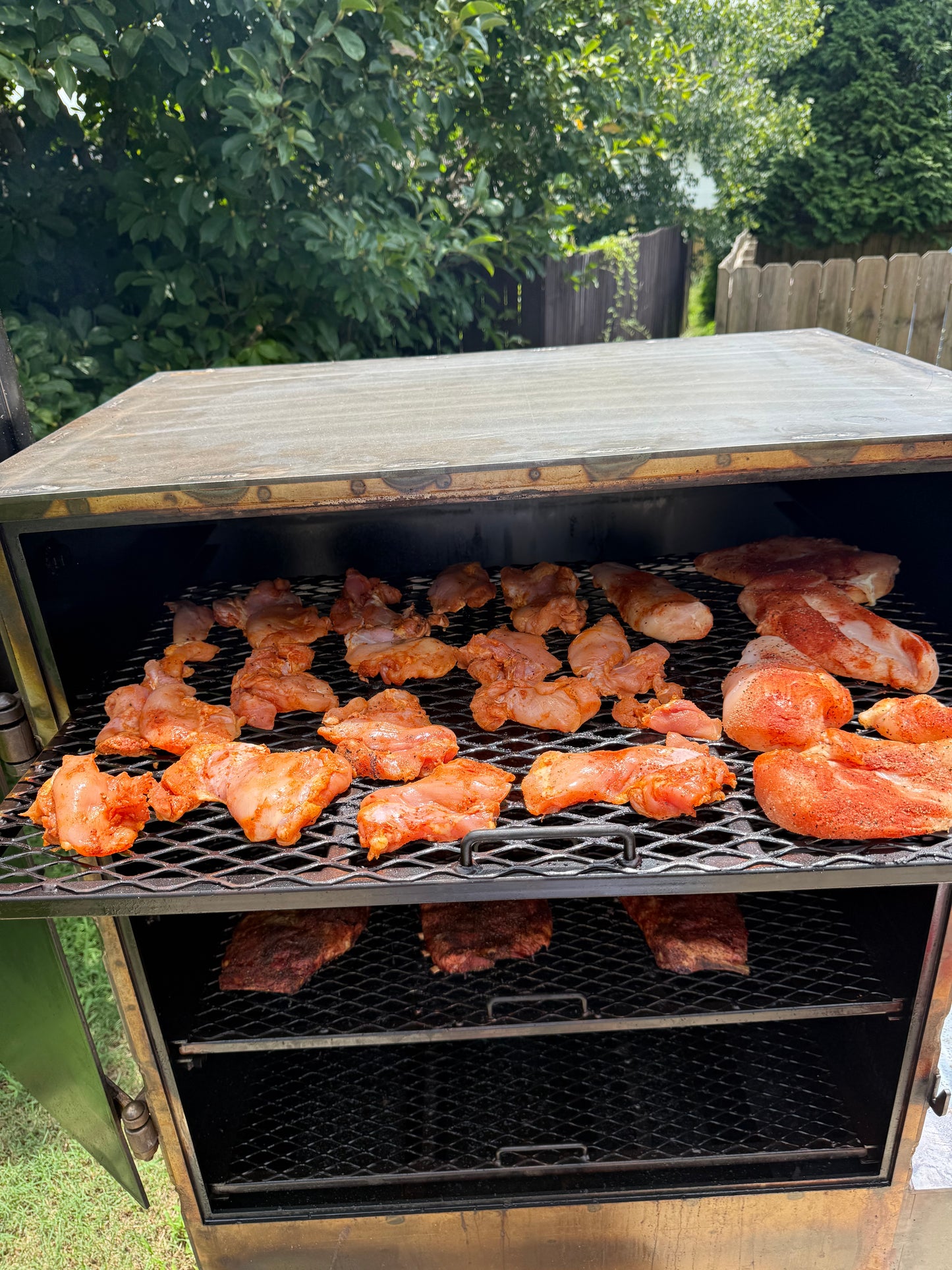 Coalmark Forge – Vertical Smoker with Modular Cooking System